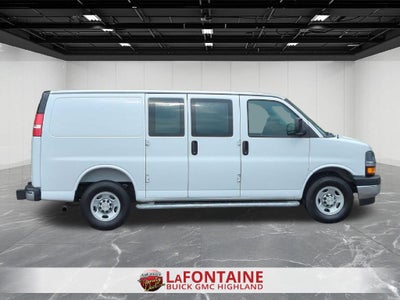 2025 Chevrolet Express Cargo WT