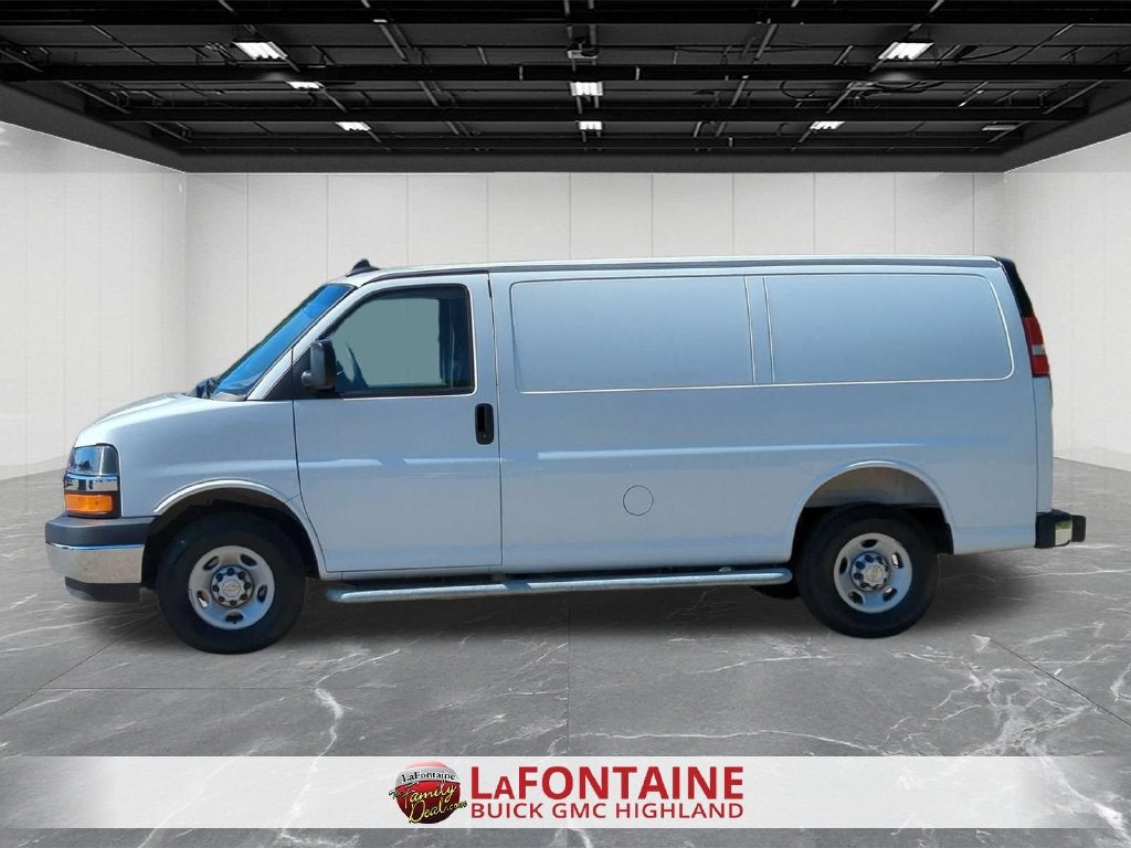 2025 Chevrolet Express Cargo WT