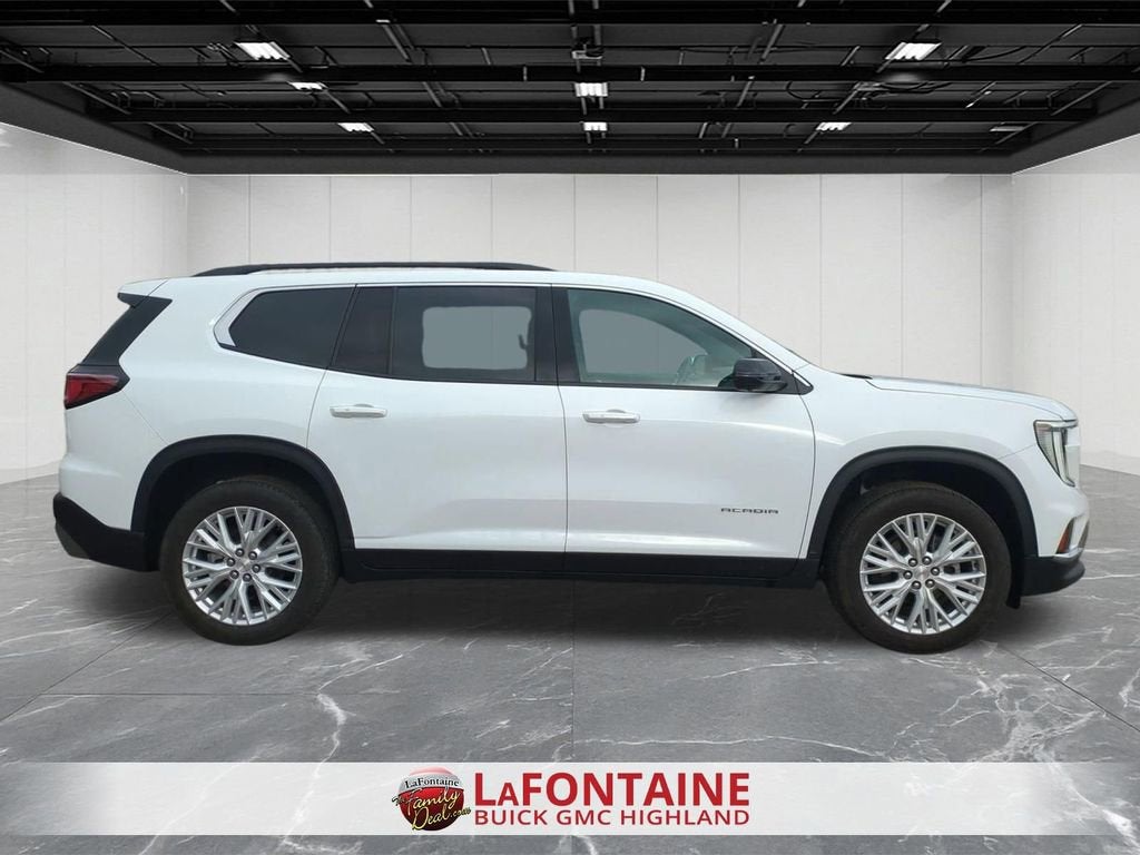2024 GMC Acadia Elevation