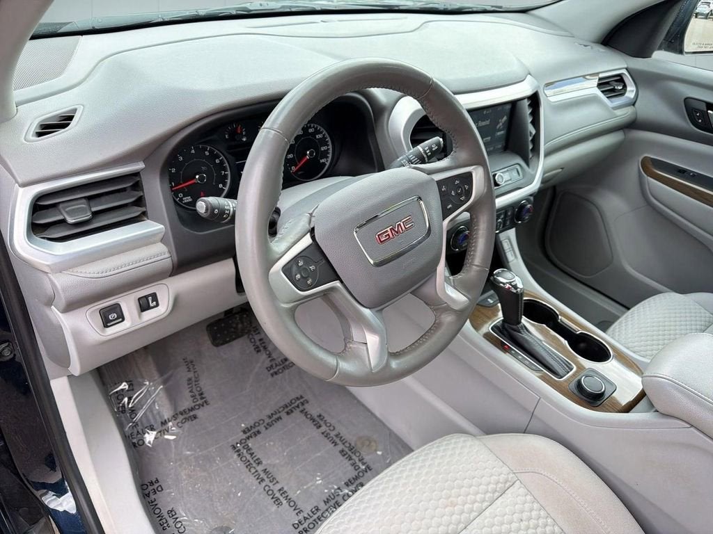 2017 GMC Acadia SLE