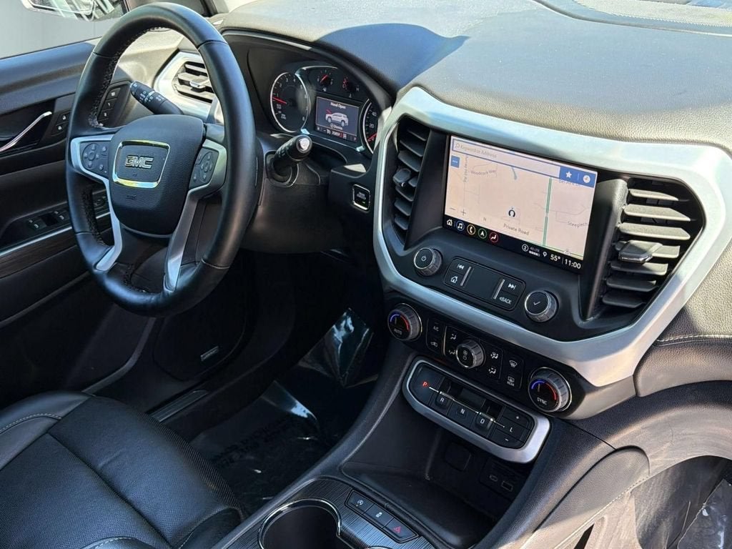 2023 GMC Acadia SLT