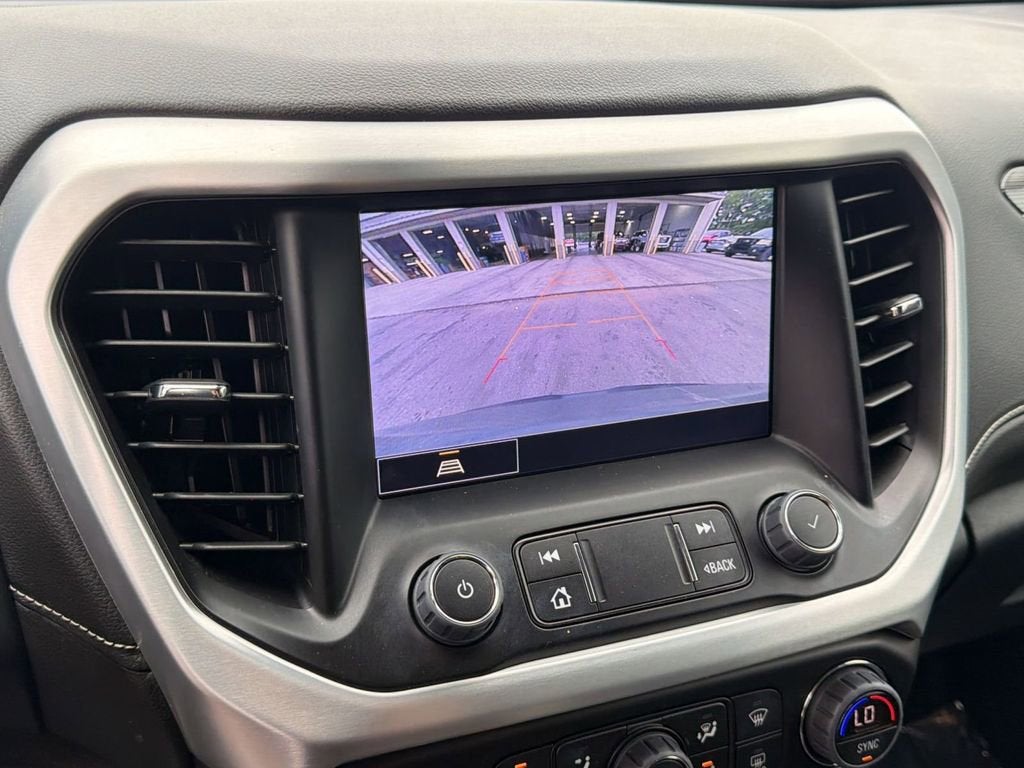 2023 GMC Acadia SLT
