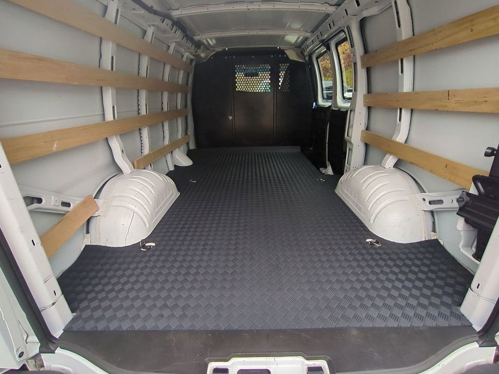 2023 GMC Savana Cargo 2500 Work Van