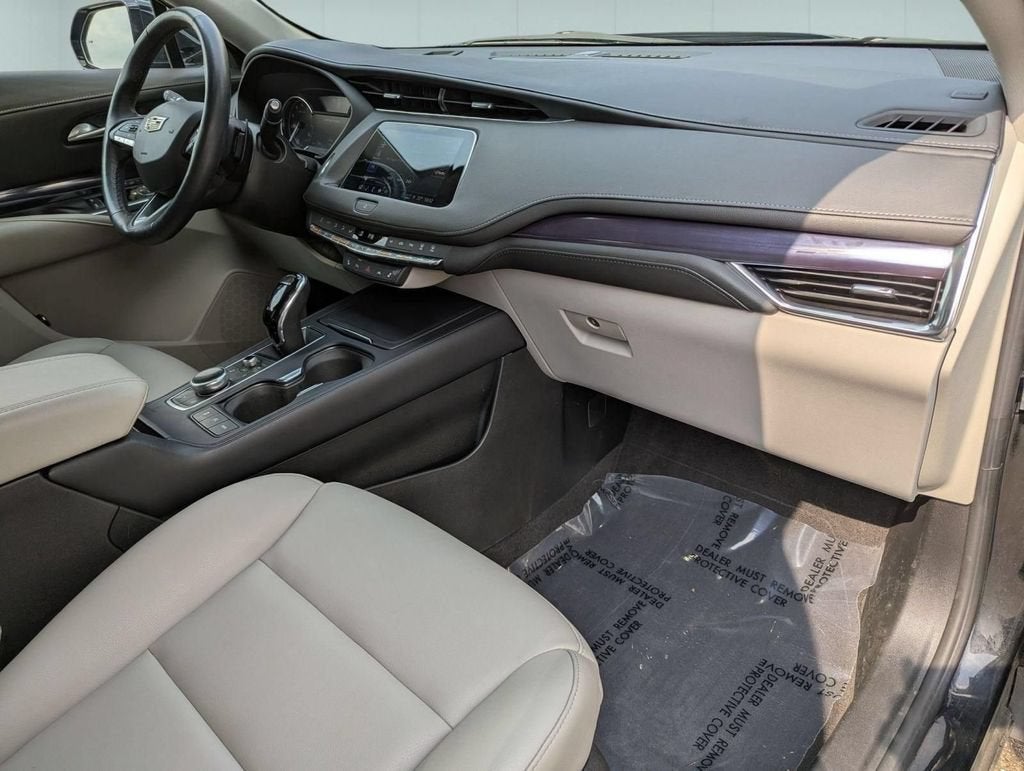 2023 Cadillac XT4 AWD Luxury