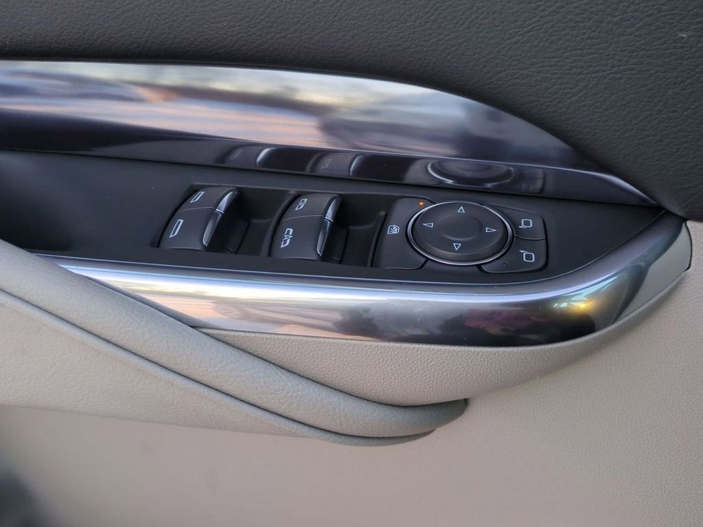 2023 Cadillac XT4 Luxury