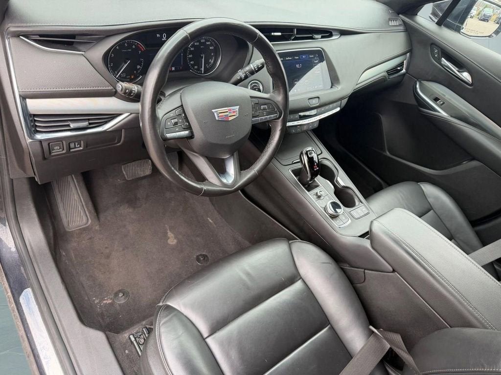 2023 Cadillac XT4 Premium Luxury
