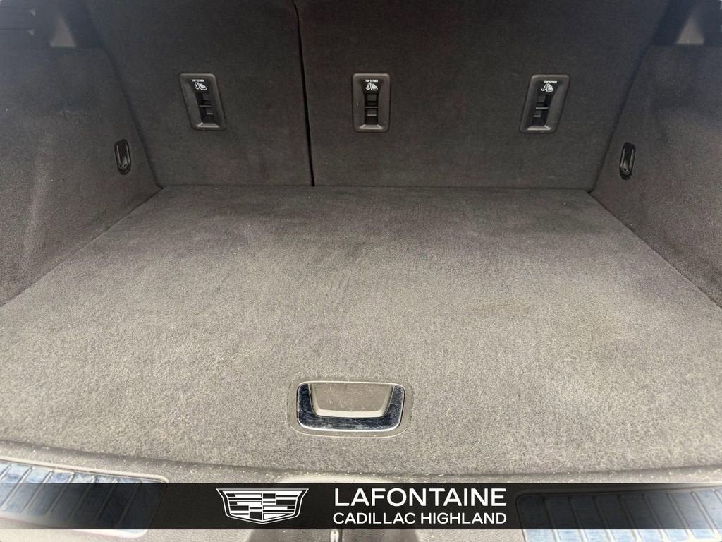 2023 Cadillac XT4 Premium Luxury