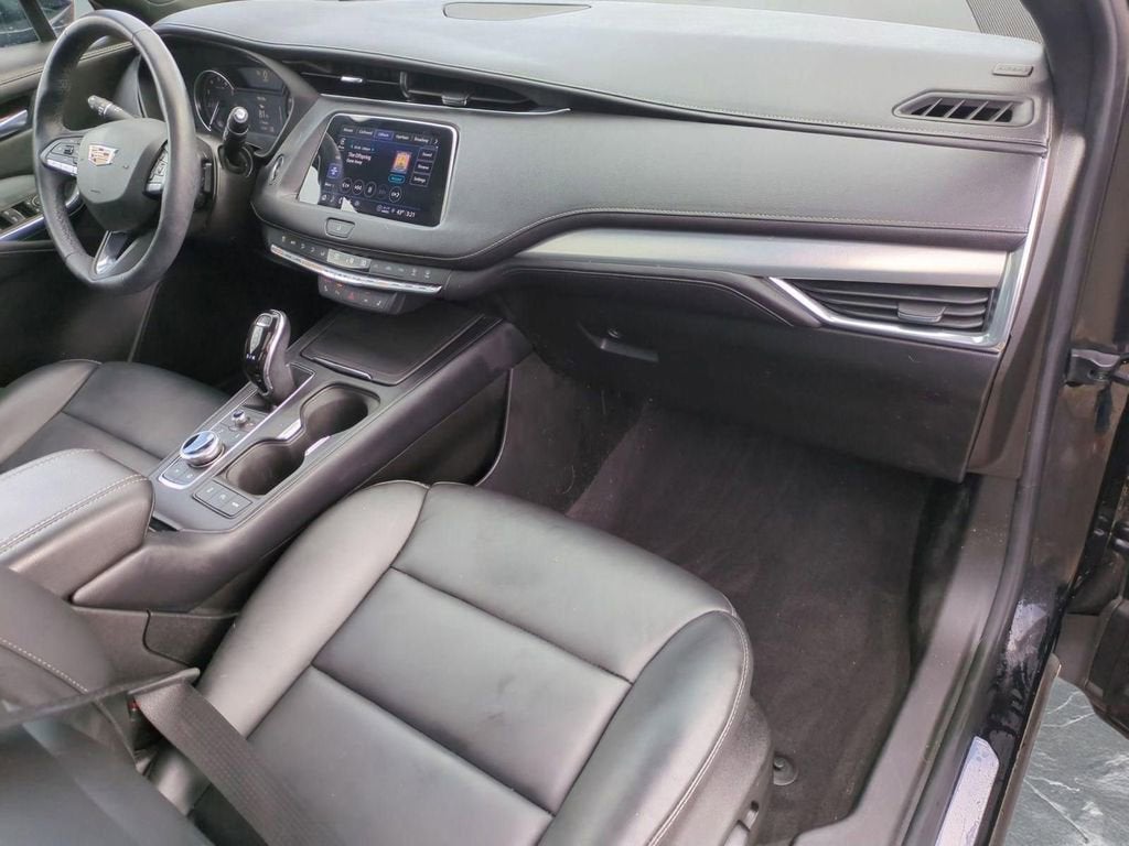 2023 Cadillac XT4 Premium Luxury