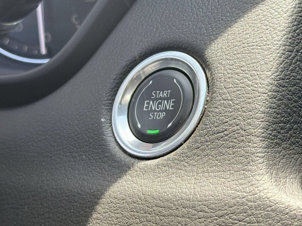 2023 Cadillac XT4 AWD Premium Luxury