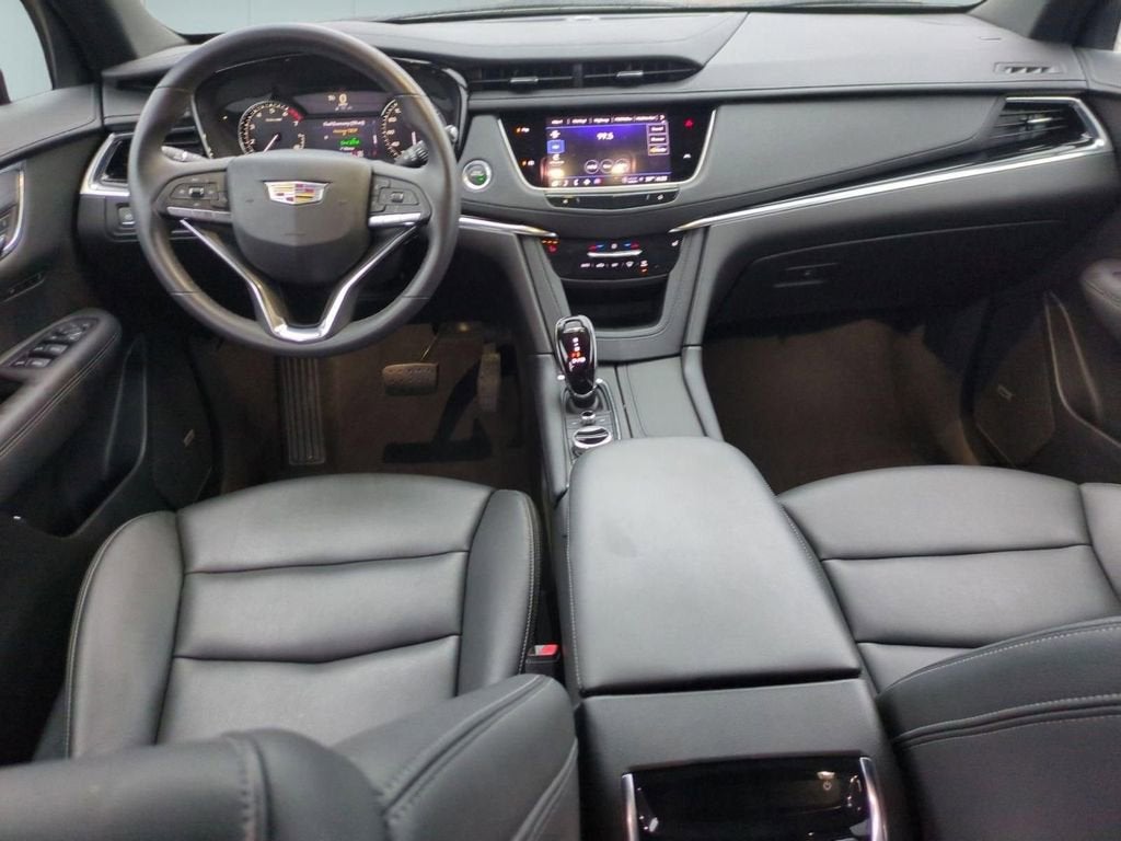 2025 Cadillac XT6 Luxury