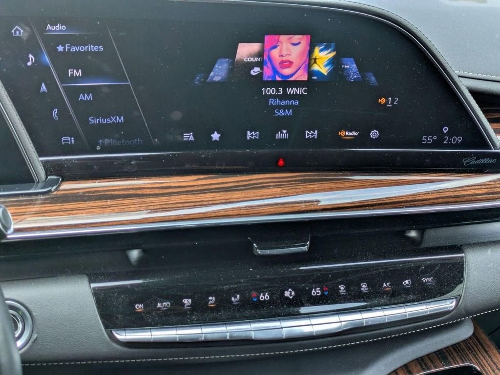 2022 Cadillac Escalade Premium Luxury