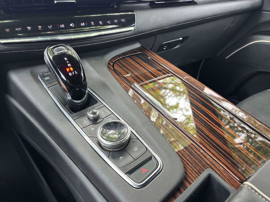 2023 Cadillac Escalade 4WD Premium Luxury