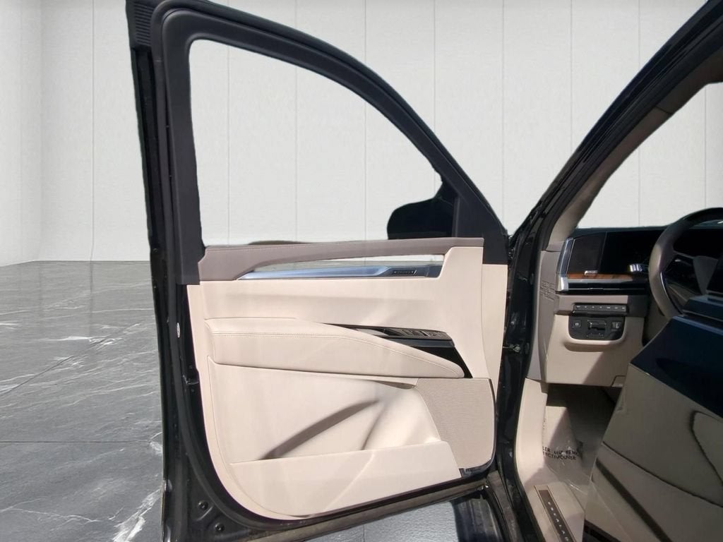 2025 Cadillac Escalade Sport Platinum