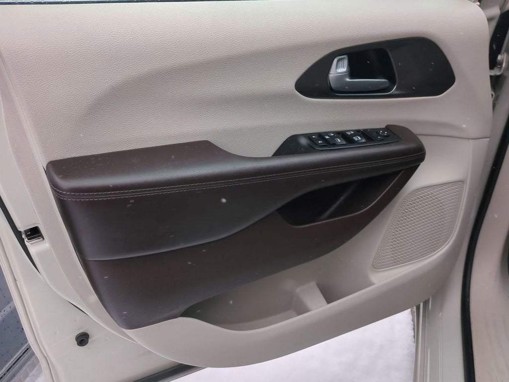 2017 Chrysler Pacifica Touring