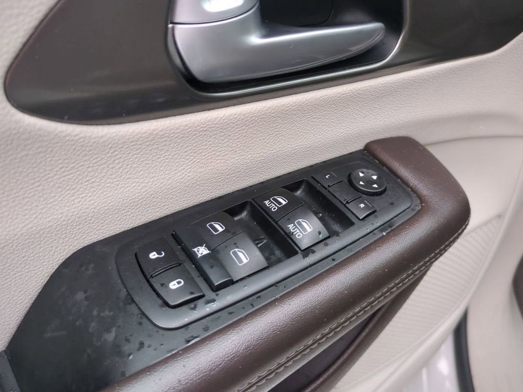 2017 Chrysler Pacifica Touring