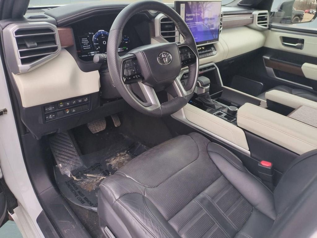 2024 Toyota Sequoia SR5