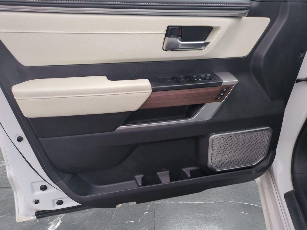 2024 Toyota Sequoia SR5