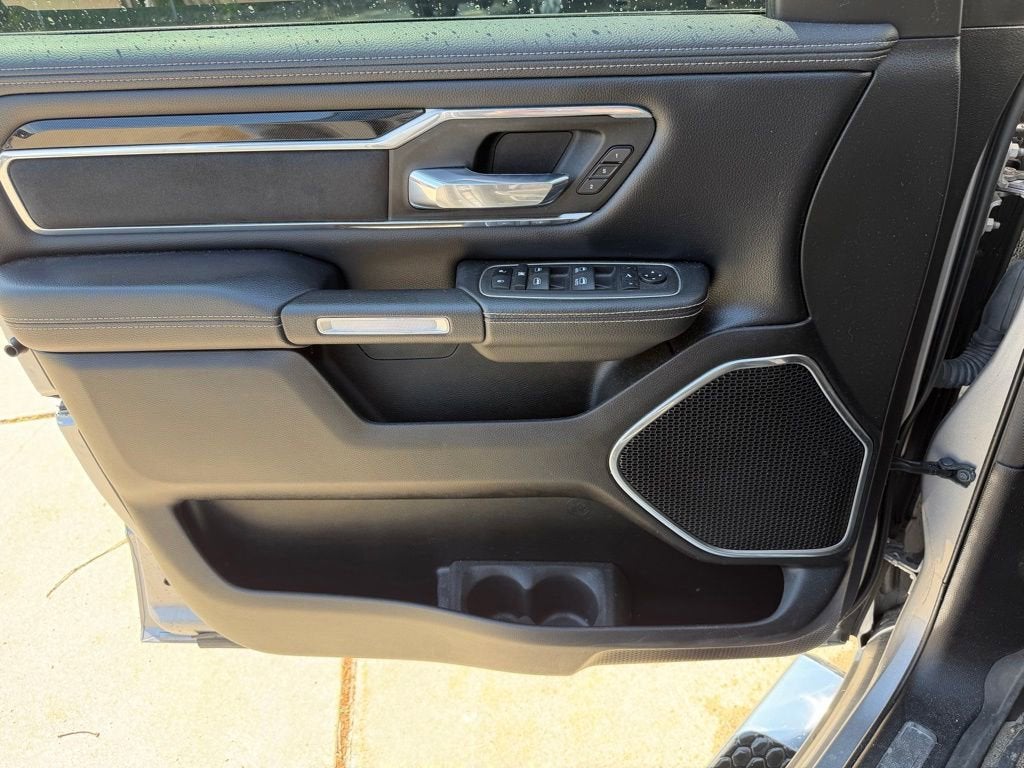 2022 RAM 1500 Laramie Crew Cab 4x2 5'7" Box