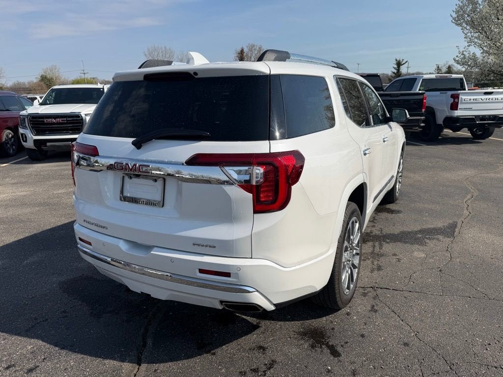 2023 GMC Acadia Denali