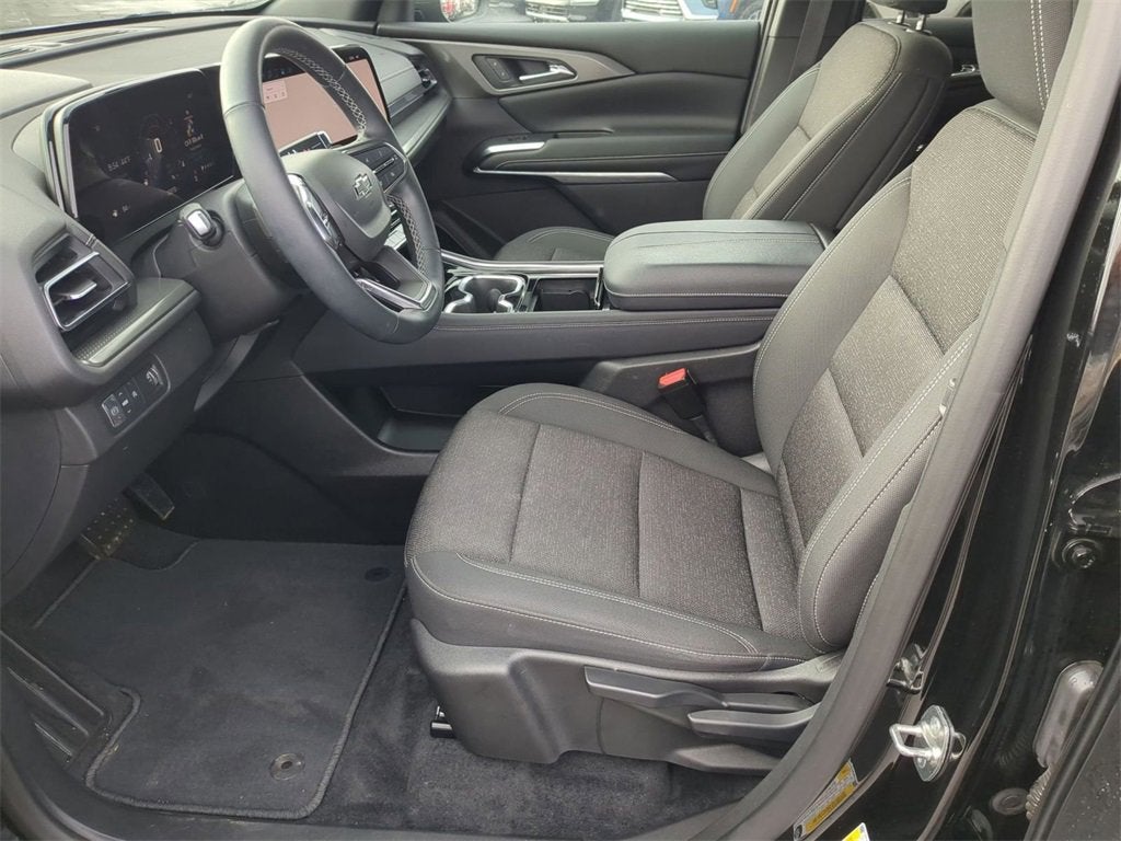 2024 Chevrolet Traverse LS