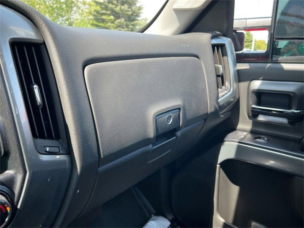 2024 Chevrolet Silverado 5500 HD LT