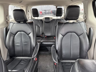 2022 Chrysler Pacifica Hybrid Touring L