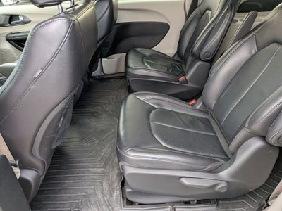 2022 Chrysler Pacifica Hybrid Touring L