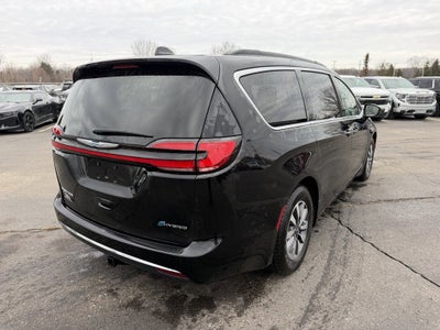2022 Chrysler Pacifica Hybrid Touring L