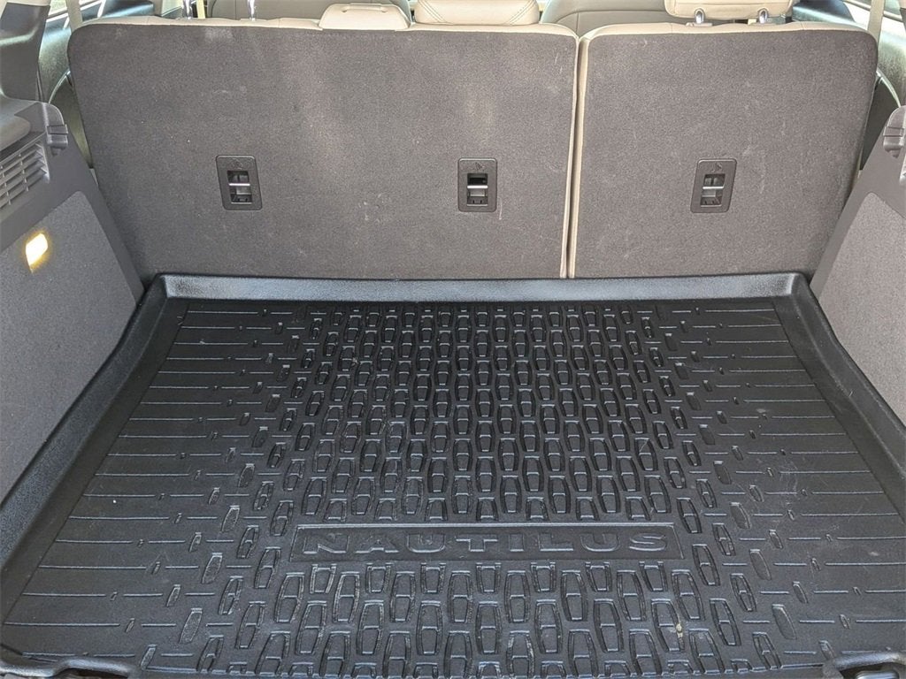 2023 Lincoln Nautilus Standard