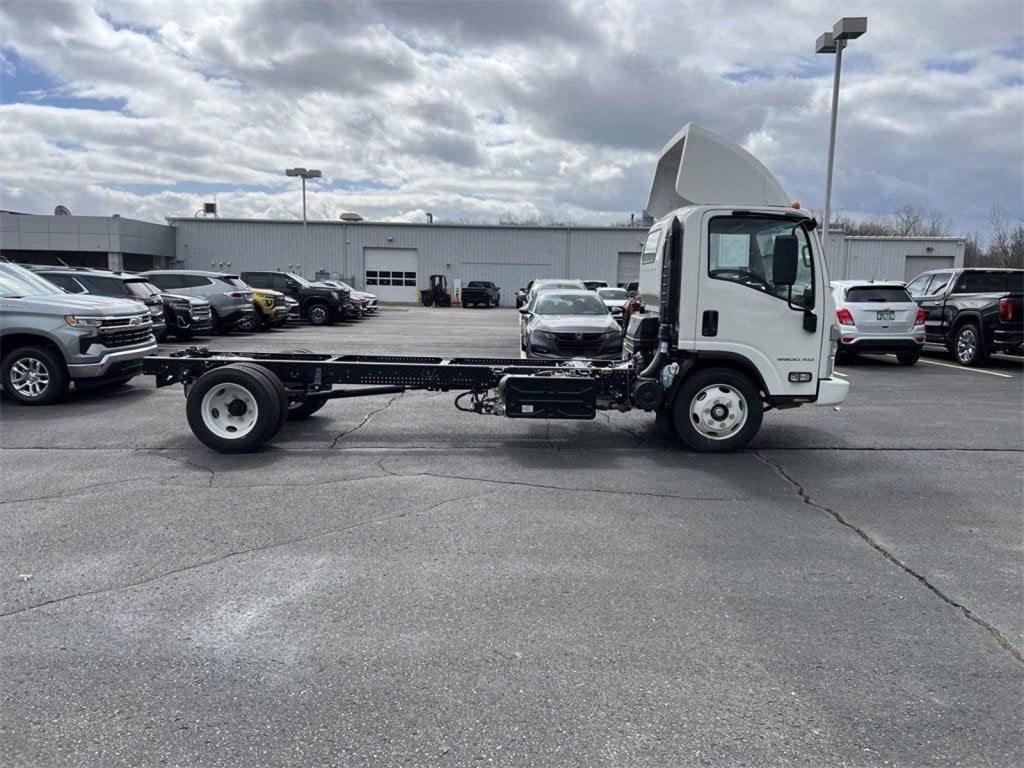 2024 Chevrolet Low Cab Forward 5500 XD Base