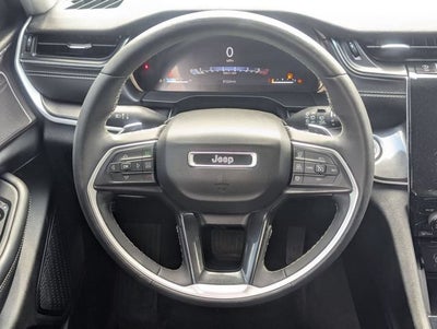 2023 Jeep Grand Cherokee Laredo 4x4