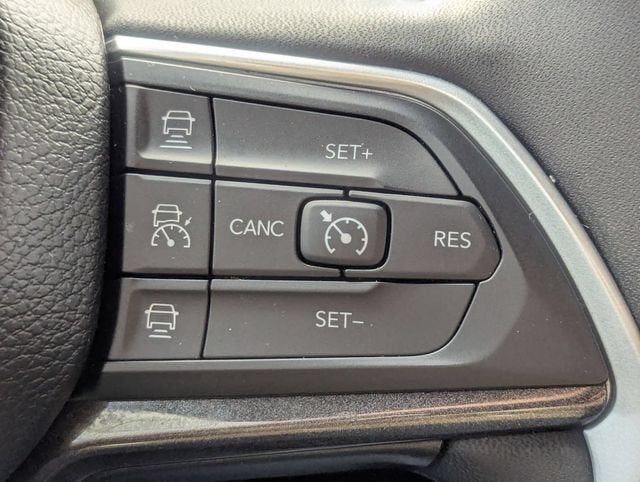 2023 Jeep Grand Cherokee Laredo 4x4