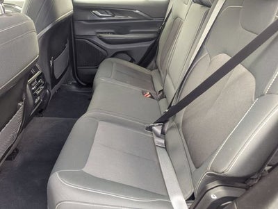 2023 Jeep Grand Cherokee Laredo 4x4