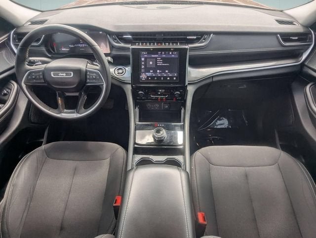 2023 Jeep Grand Cherokee Laredo 4x4