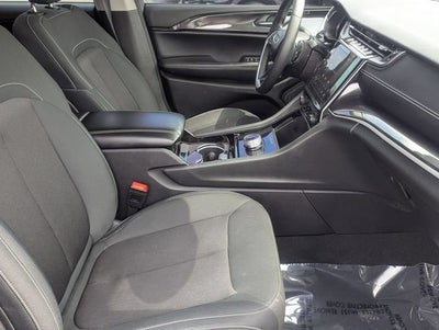 2023 Jeep Grand Cherokee Laredo 4x4