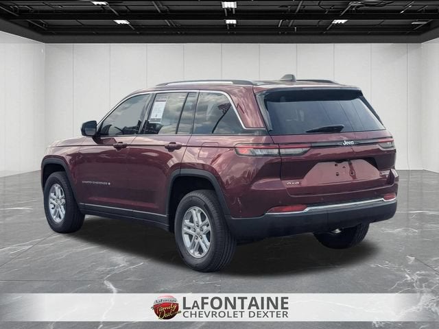 2023 Jeep Grand Cherokee Laredo 4x4