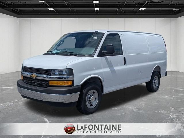 2026 Chevrolet Express 2500 Work Van HD's photo