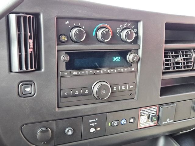 2025 Chevrolet Express Cargo 3500 WT