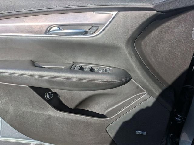 2021 Cadillac XT5 Luxury