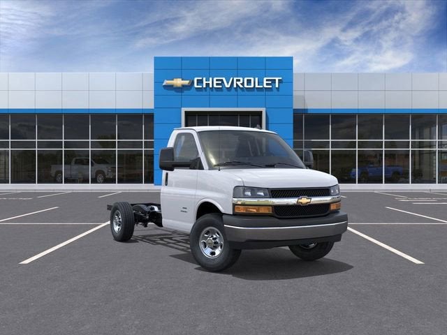 2026 Chevrolet Express Cutaway 3500 1WT