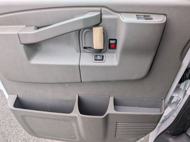 2026 Chevrolet Express Cutaway 3500 1WT