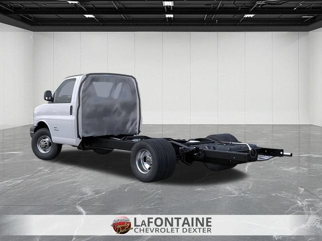 2026 Chevrolet Express Cutaway 3500 1WT