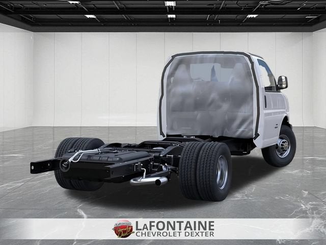 2026 Chevrolet Express Cutaway 3500 1WT