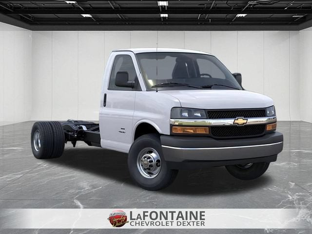 2026 Chevrolet Express Cutaway 3500 1WT