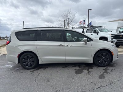 2020 Chrysler Pacifica Hybrid Limited