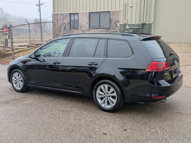2017 Volkswagen Golf SportWagen S