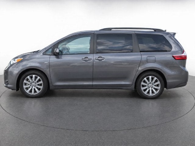 2017 Toyota Sienna LE