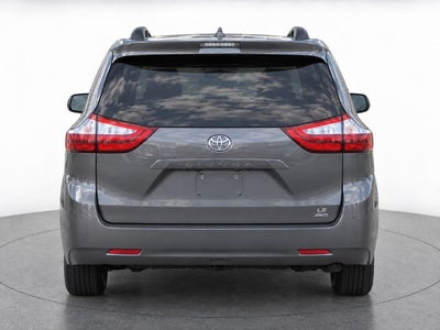 2017 Toyota Sienna LE