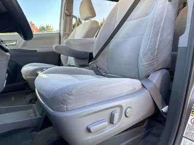 2017 Toyota Sienna LE