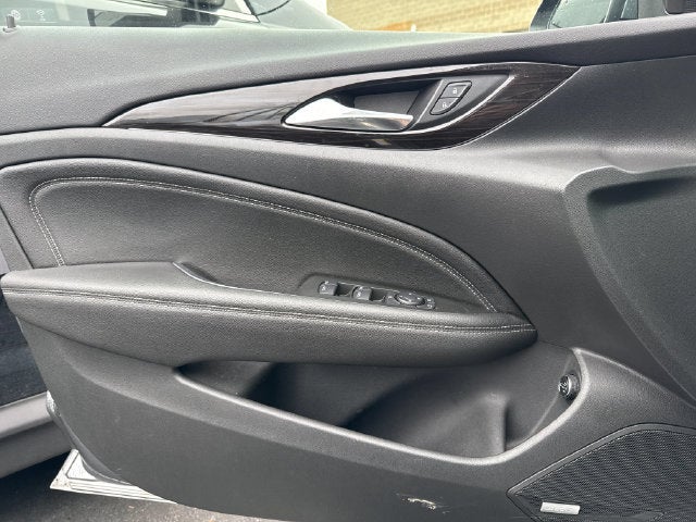 2020 Buick Regal TourX Essence
